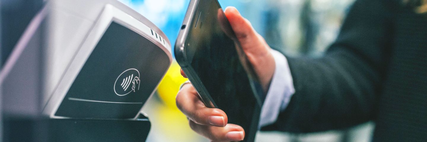 integratsiya beskontaktnyh platezhey v sistemy loyalnosti