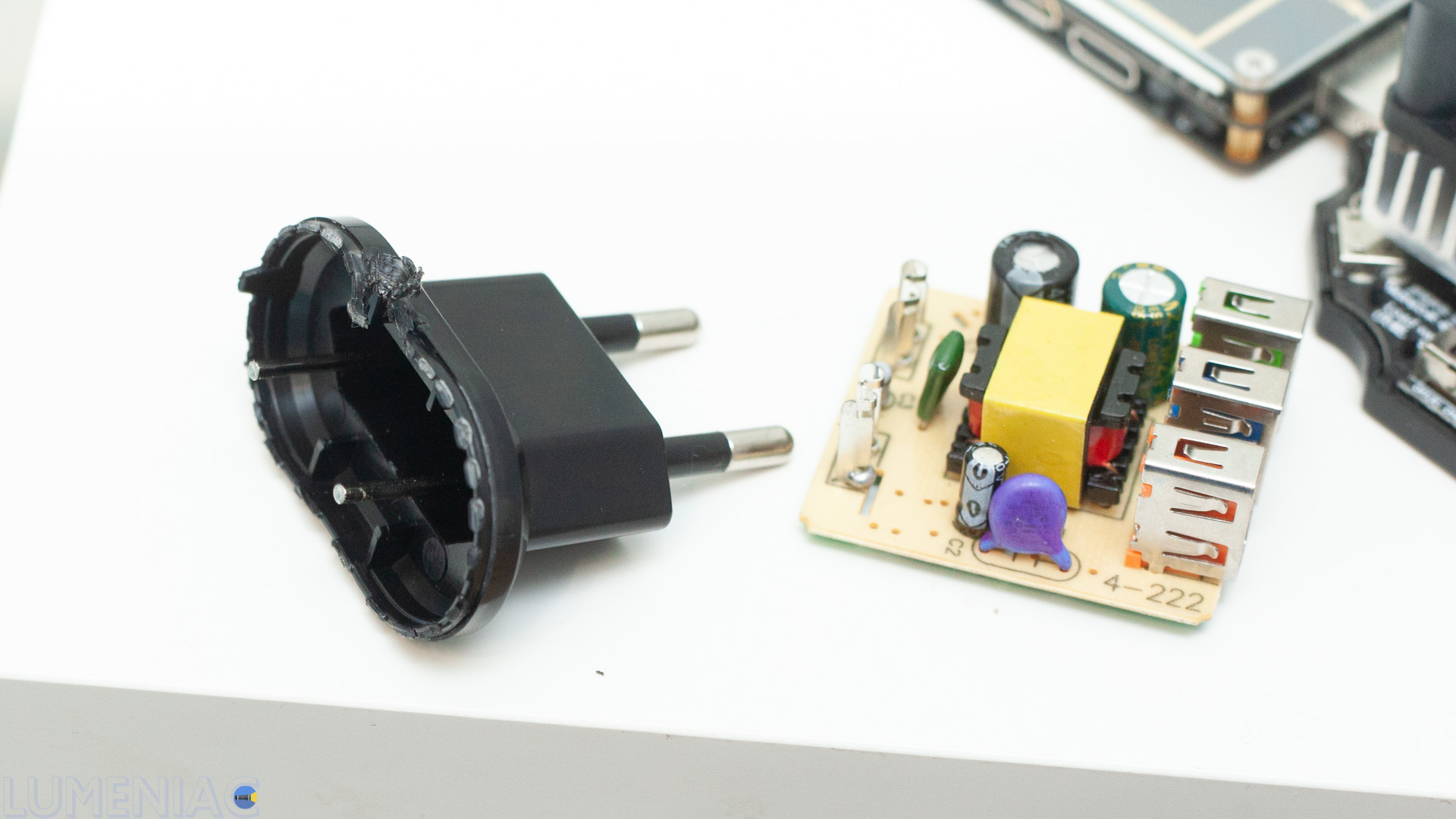 Как продлить жизнь аккумулятора смартфона с помощью аксессуаров 8 kak prodlit zhizn akkumulyatora smartfona s pomoschyu aksessuarov 1